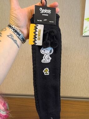 NWT OSFM Spencer's Peanuts Snoopy Leg Warmers